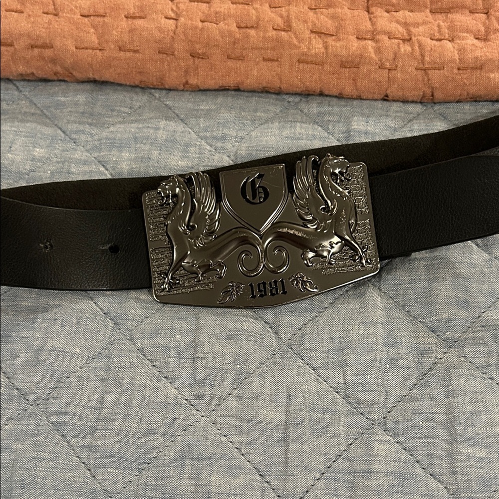 Guess Men’s Black Leather Belt with Silver Buckle